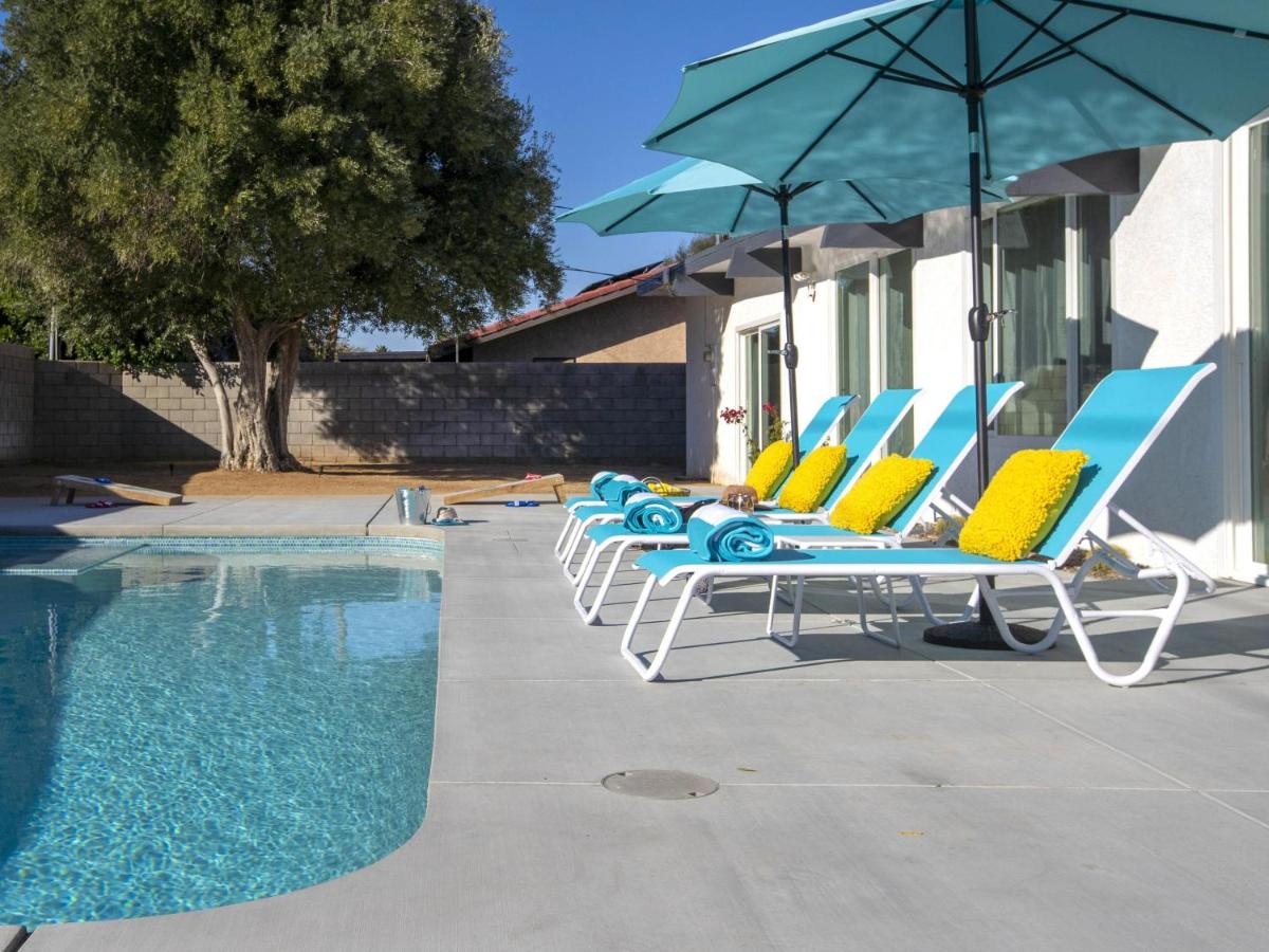 Popular attractions Area Nearby Property